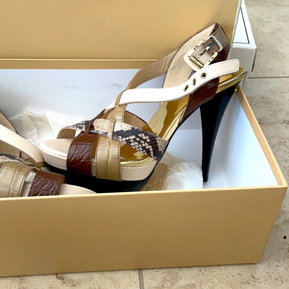 Michael Kors gorgeous new snake, brown and beige sandal